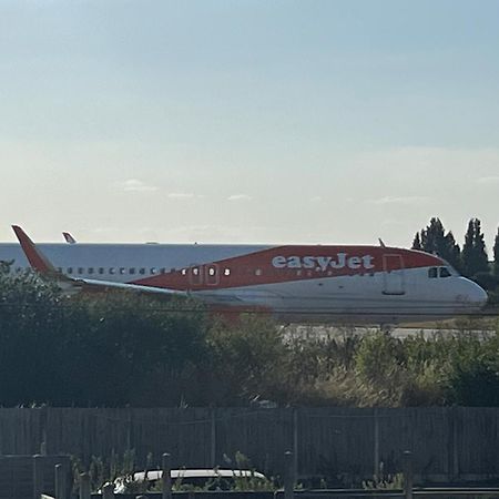 רוצ'פורד Southend Airport Bed & Breakfast מראה חיצוני תמונה