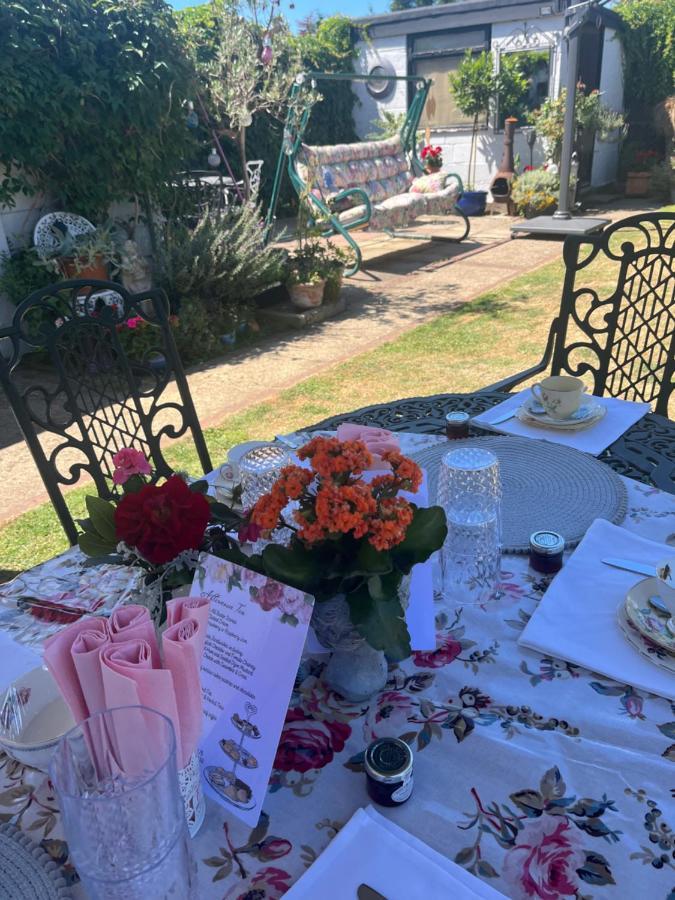 רוצ'פורד Southend Airport Bed & Breakfast מראה חיצוני תמונה
